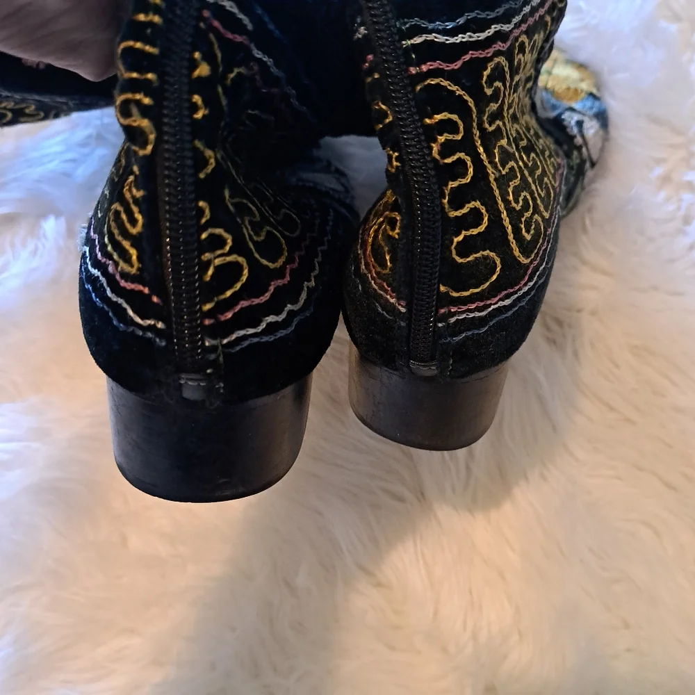Suzani embroidered boots - Picture 3 of 6